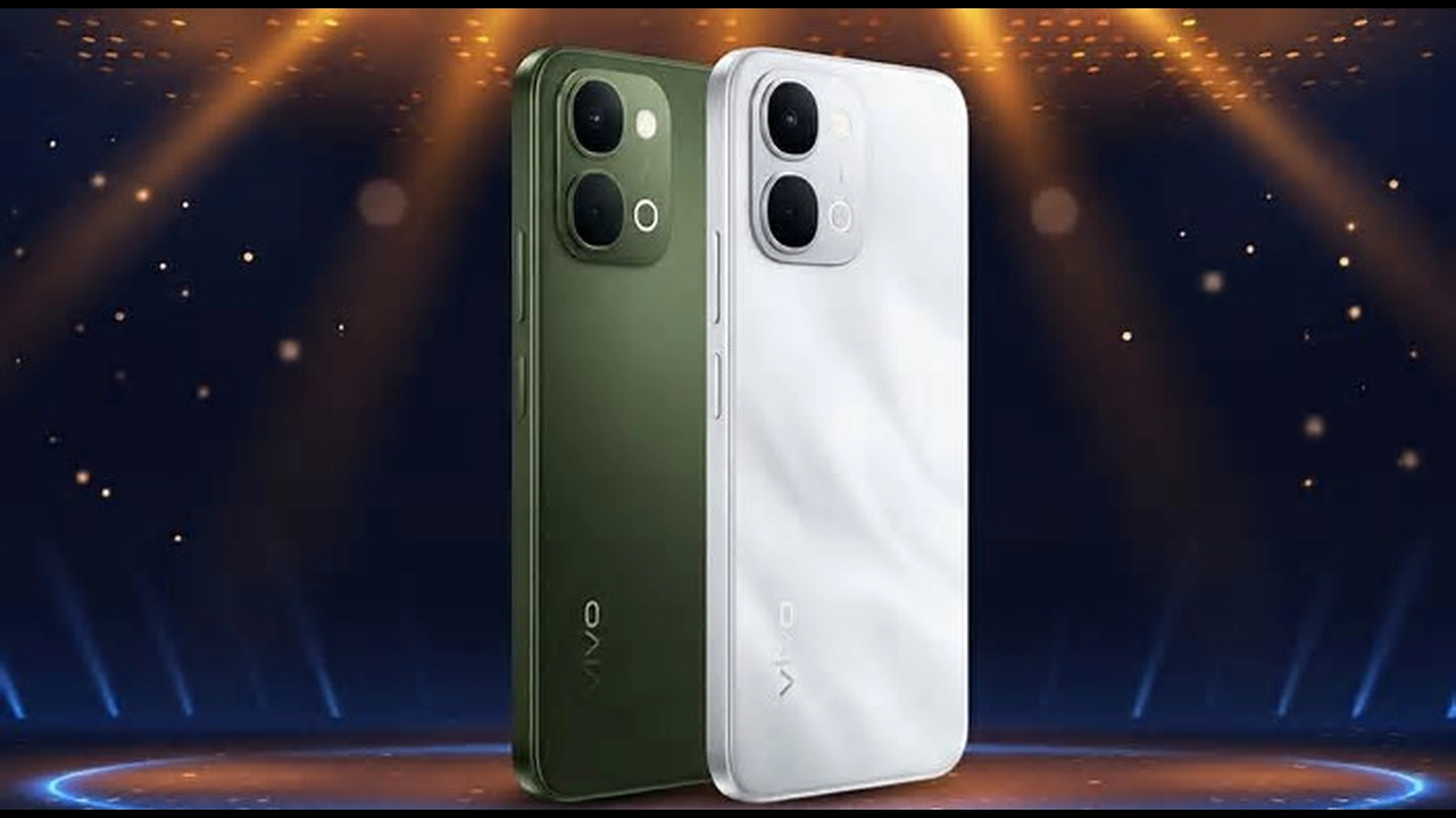 Apple 50th anniversary sale in India showing iPhone 17 Pro Max discounted to ₹1,02,900 with exchange and cashback offers