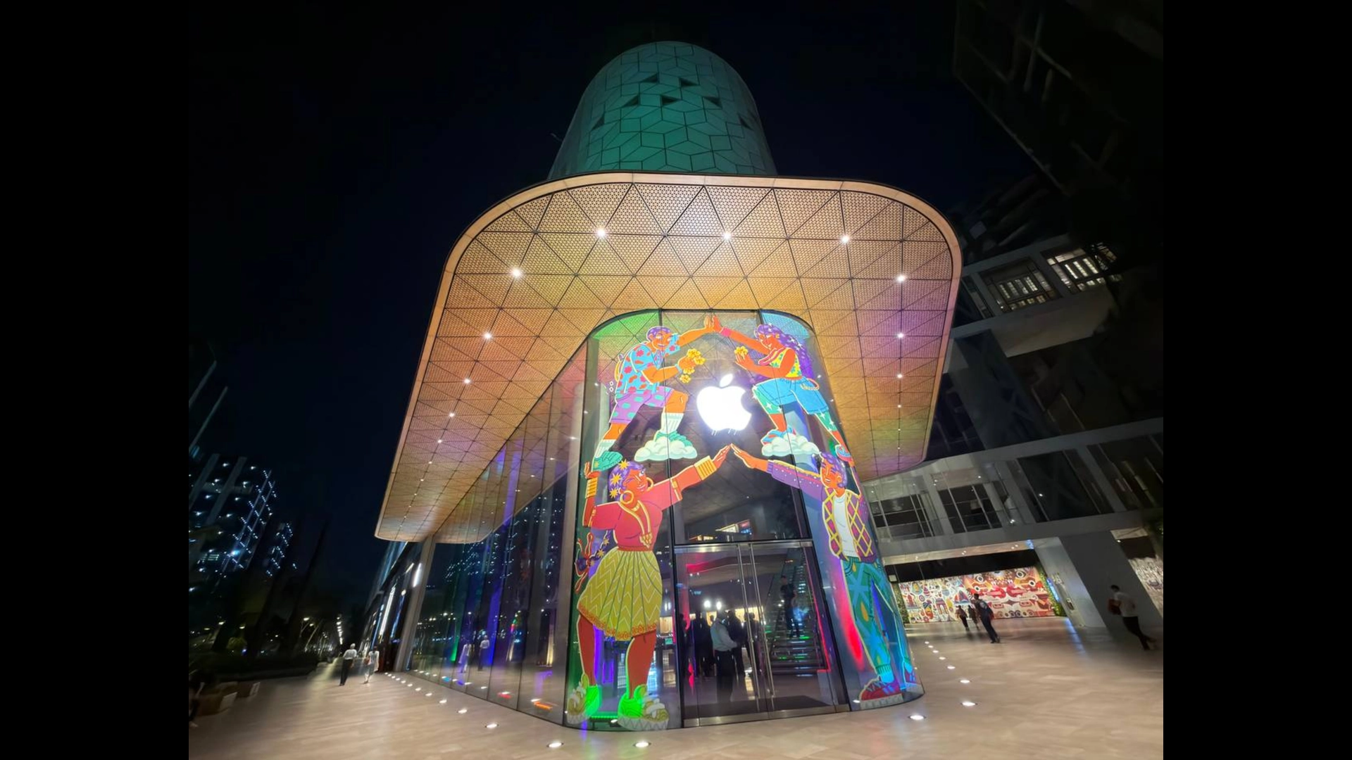 Apple BKC Celebrates 50 Years with Art, Music and Human Creativity at the Core