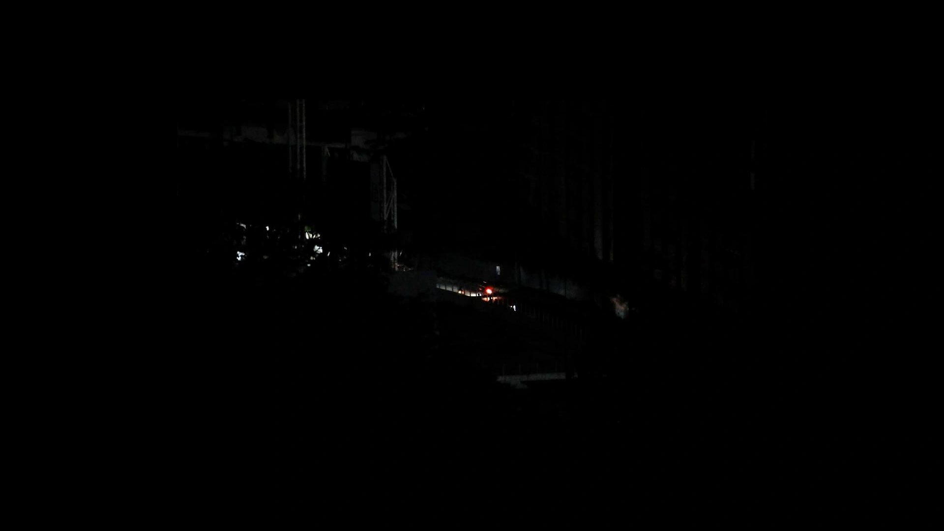 Explosions and Air Activity Jolt Caracas as Venezuela Accuses United States of Military Strikes