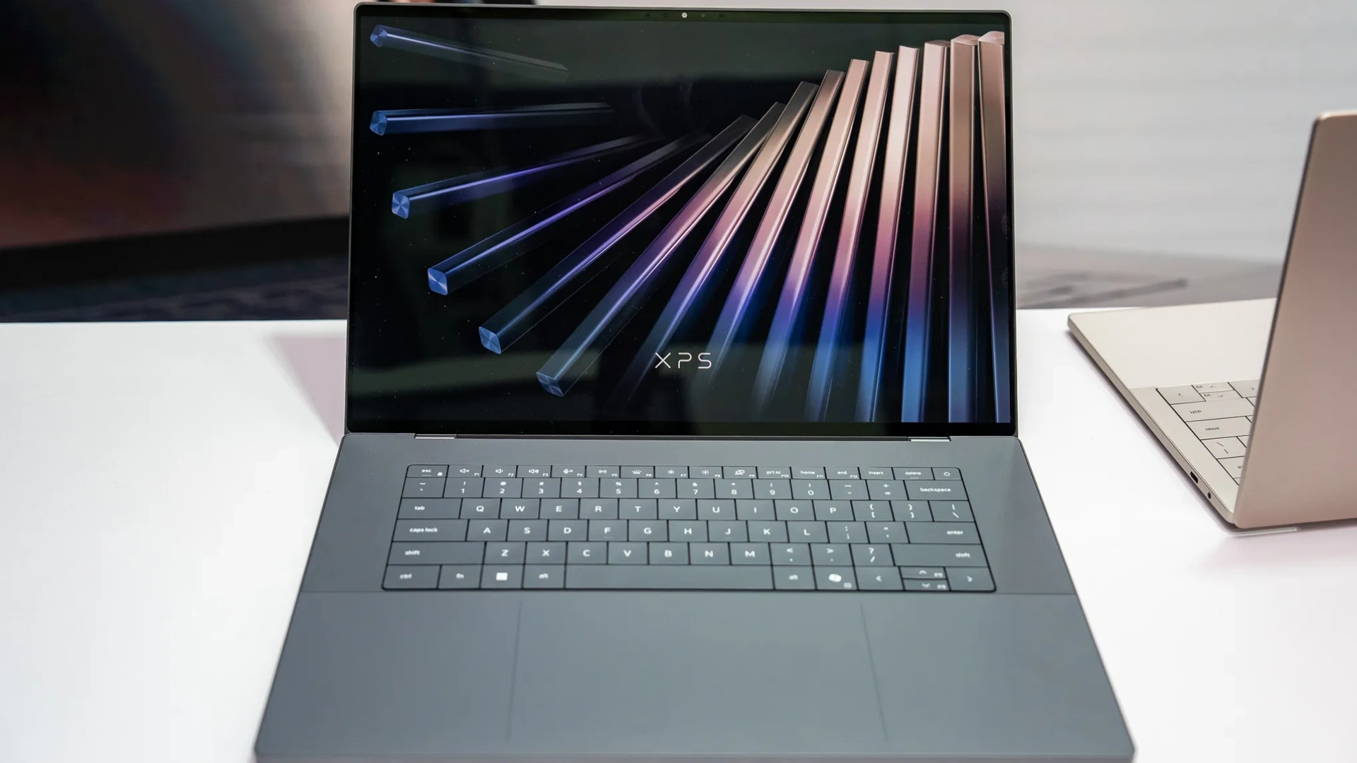 LG variable refresh rate laptop display featured in Dell XPS 16 showing improved battery life performance