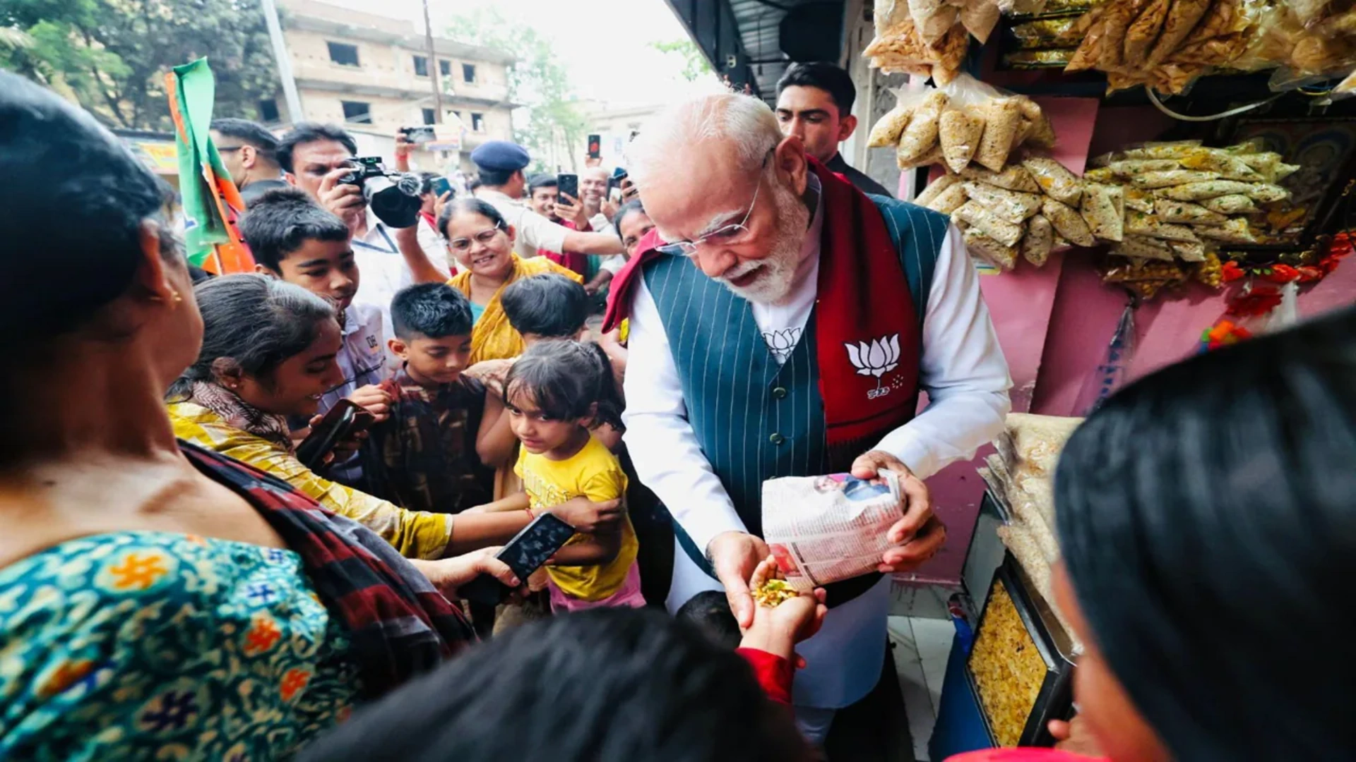 Mamata Banerjee reacts to PM Narendra Modi jhalmuri stop during West Bengal election campaign as political tensions rise before polling