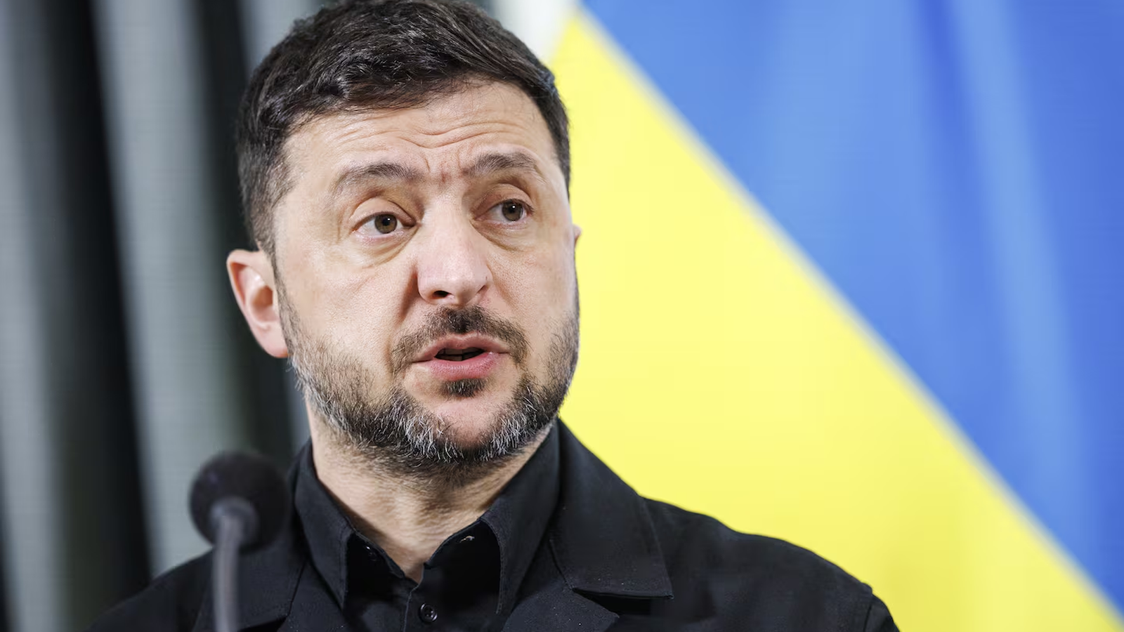 Kyiv Strikes Expose Moscow Stance as Zelensky Heads to United States for Peace Talks